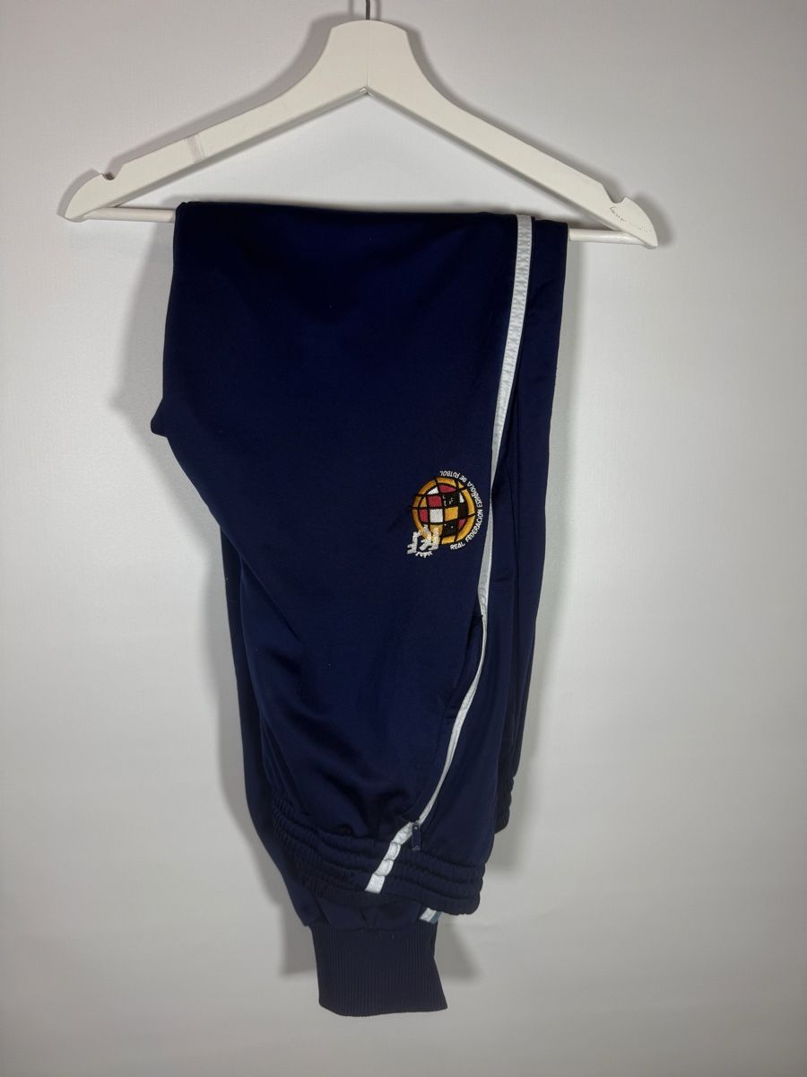 Adidas Pantaloni: Adidas Spanien Vintage Trainerhosen M – Usato da Mühledorf BE venduto da ericgrunder_12