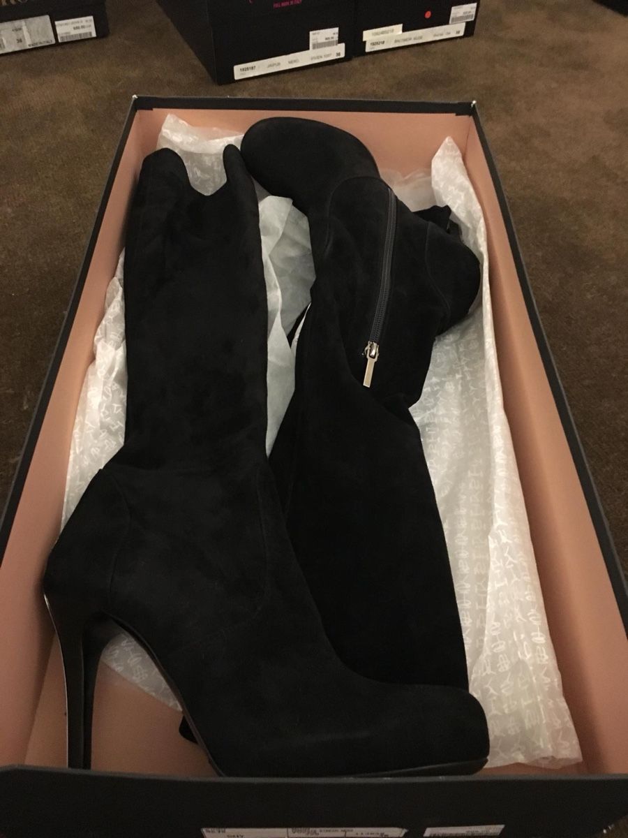 Scarpe da donna: Suede Over-the-Knee Boots, Size 40, Black, New – Nuovo (secondo la descrizione) da Veyrier venduto da aliyag
