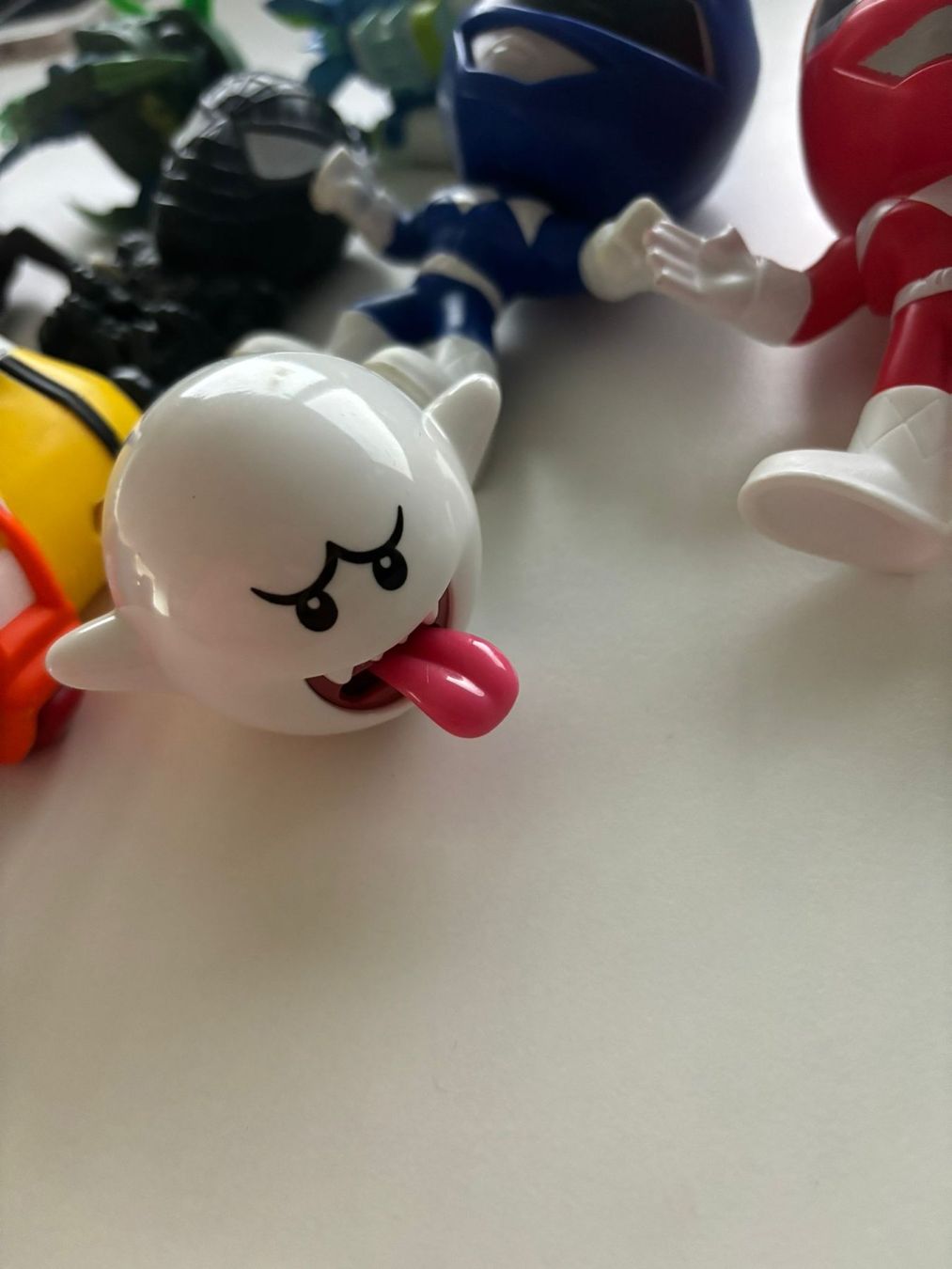 Figuren: 8 Figuren Spiderman, Minion usw. – Gebraucht aus Herisau von Seyashop1 3