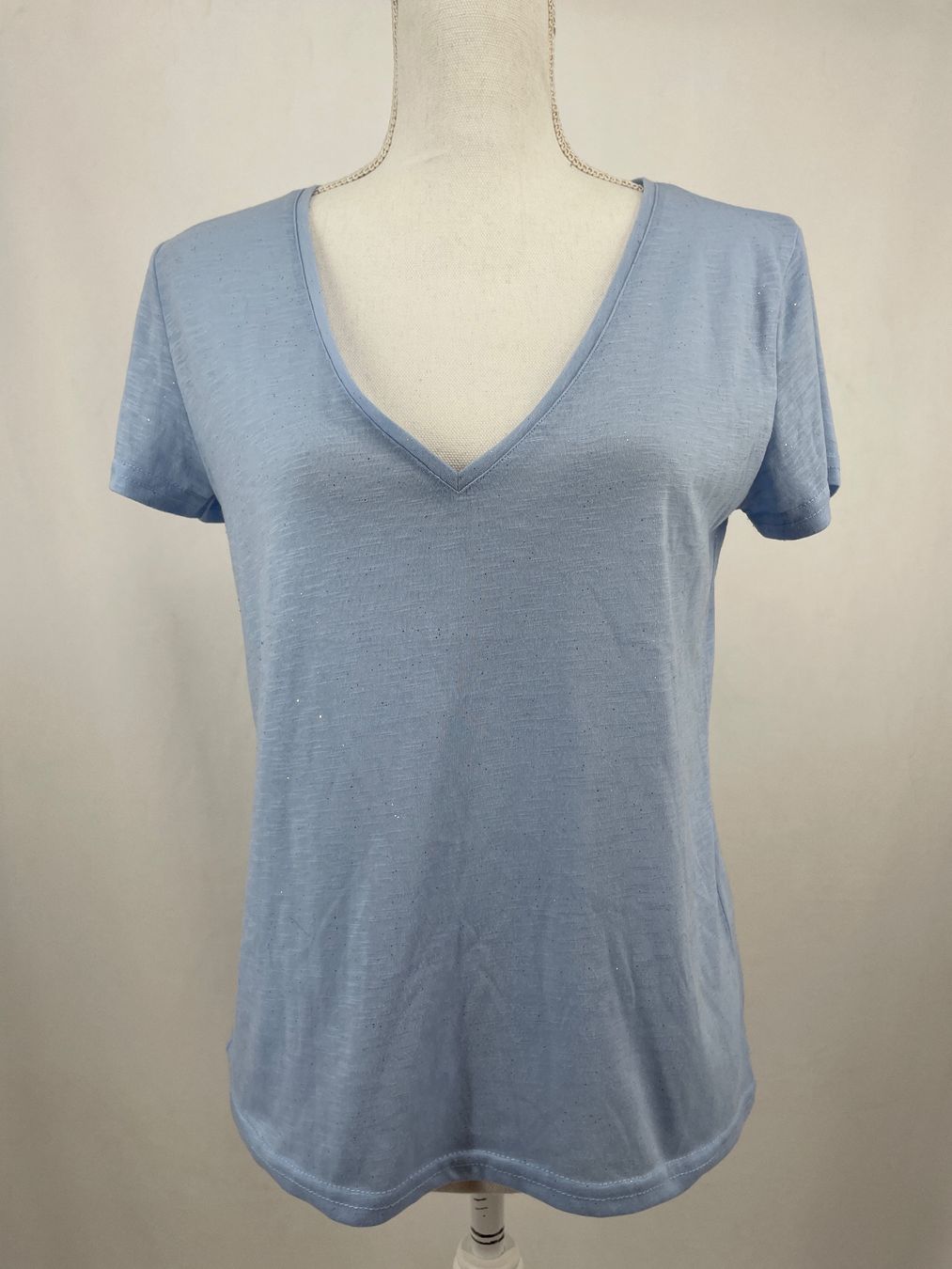 T-shirts: LA PETITE ETOILE t-shirt bleu clair – D'occasion à Lausanne par PlusValue_Lausanne
