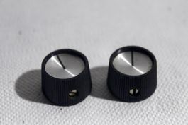 Vintage - Knöpfe für Kofferplattenspieler, Radio, Messgerät