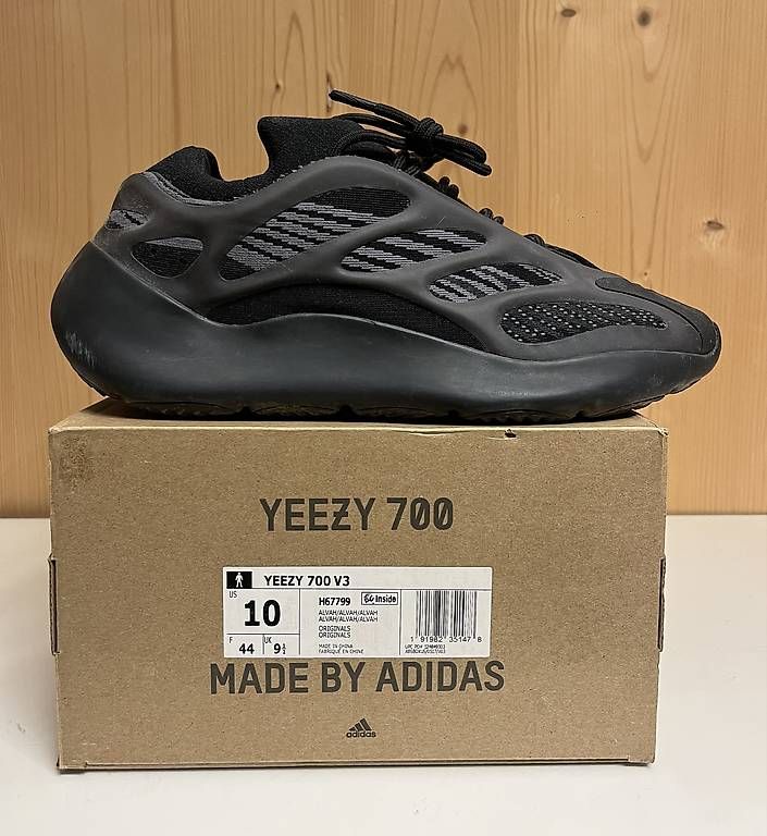 Adidas Scarpe da uomo: Yeezy Boost 700 Alvah (Grösse 44) – Usato da Luzern venduto da LuzernerShop 4