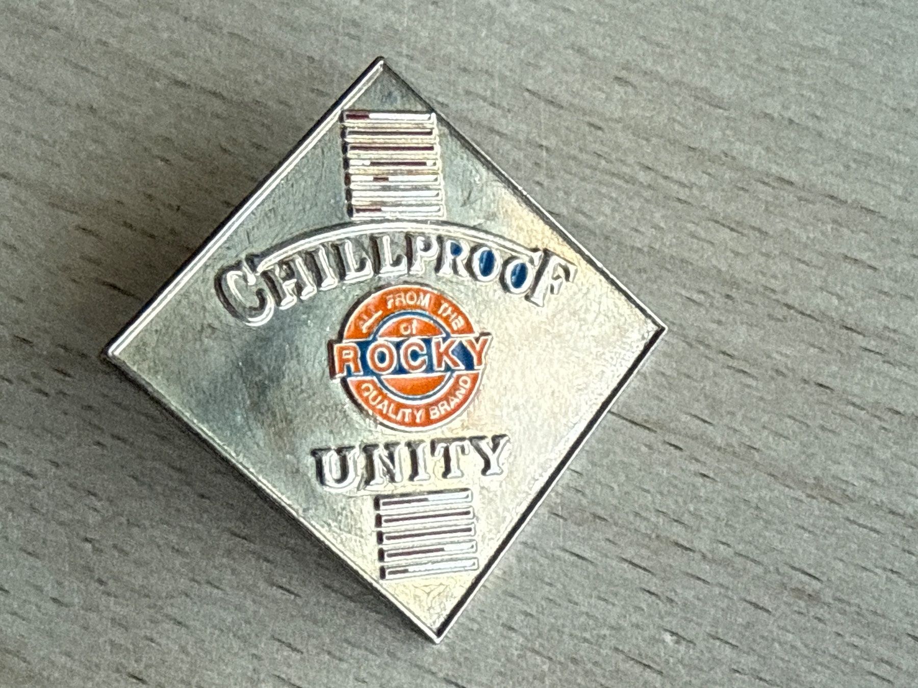 Plaquettes & Badges: Pin Rocky Chillproof Unity – D'occasion à Glattbrugg par Schweigmatt