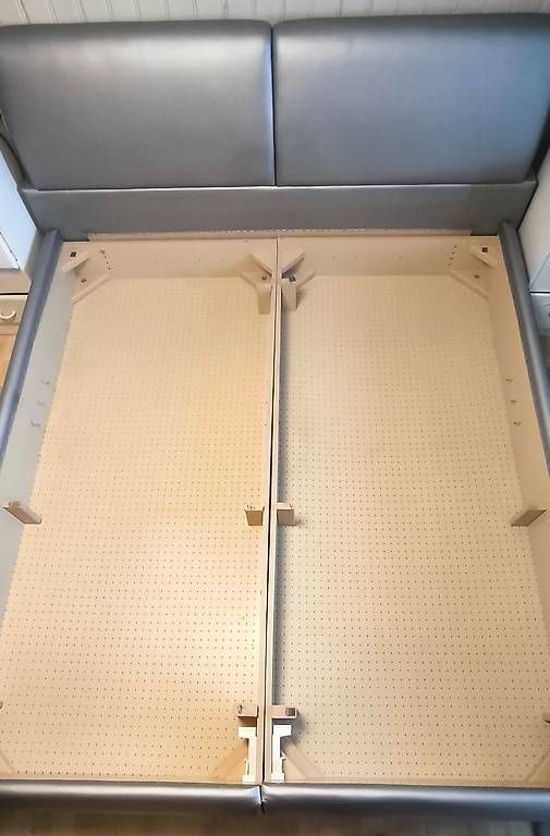 Lits: Bett 180×200 – D'occasion à Gams par MissTraveller 4