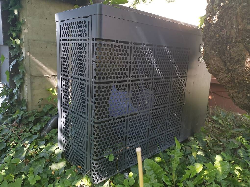 Radiatori: Poolheizung, Wärmepumpe – Usato da Gossau SG venduto da mar_rhk2 1