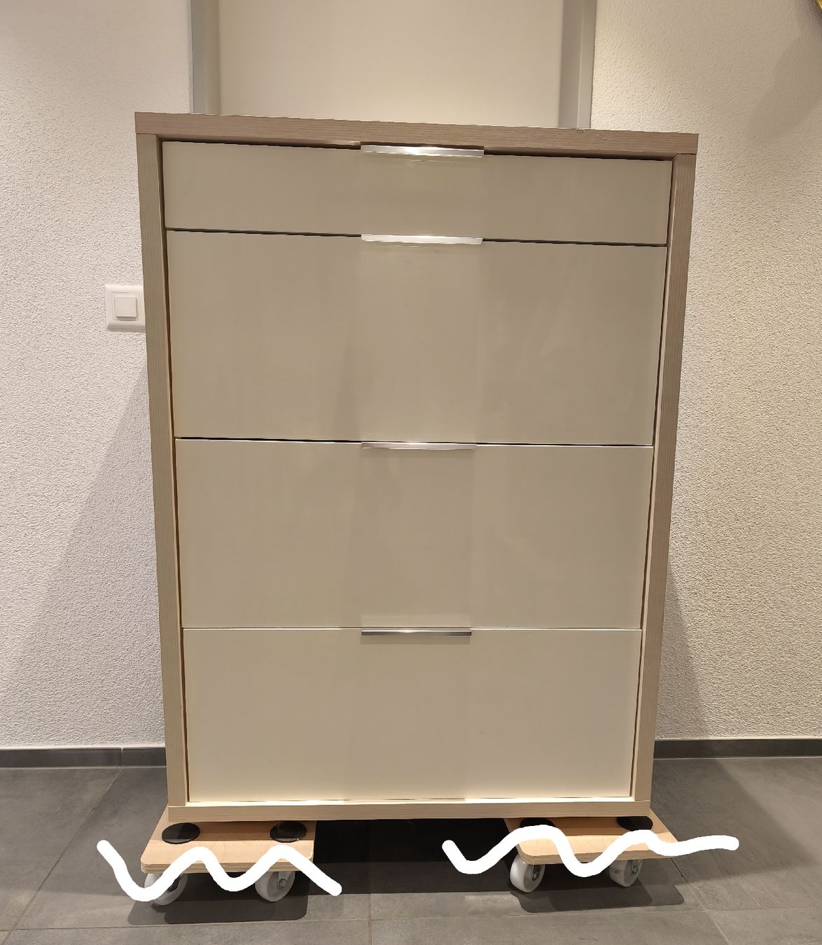 Micasa Cassettiere: Kommode weiss/Holzoptik – Nuovo (secondo la descrizione) da Bremgarten AG venduto da Angie_77