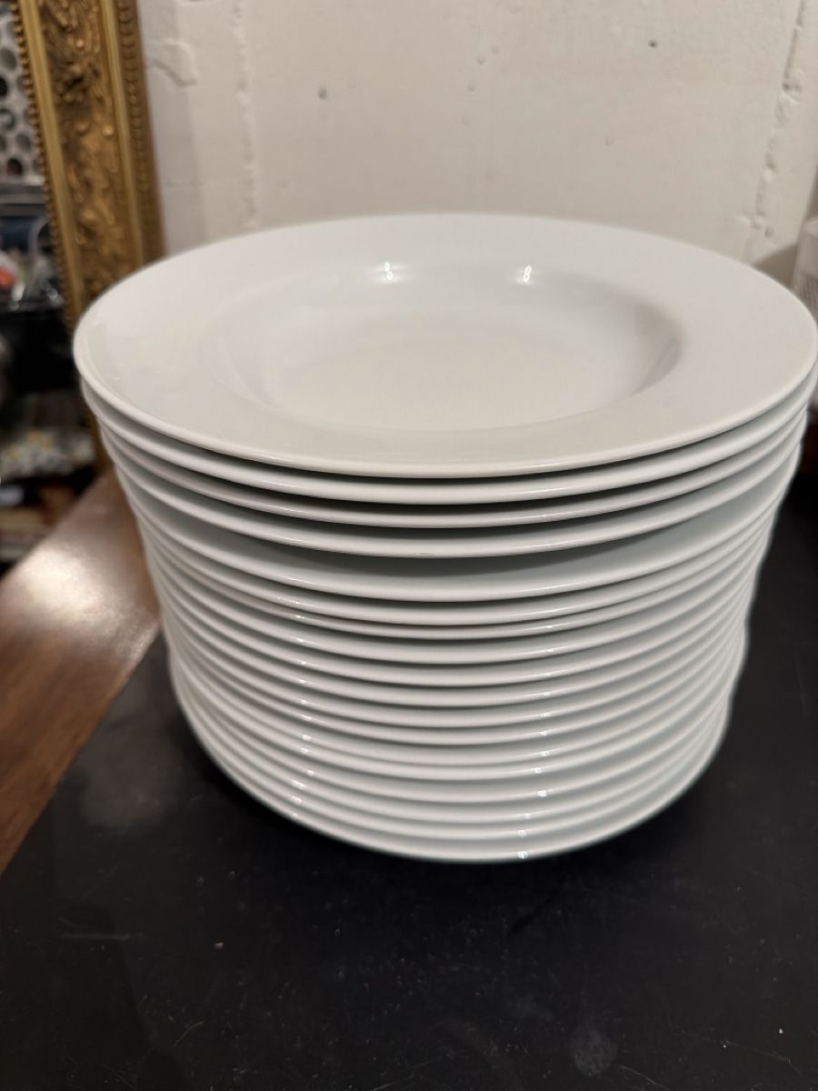 18x Ikea 365+ Teller, 25cm, Weiss, Susan Pryke Design (Gebraucht) in Bassersdorf für CHF 5 – nur Abholung auf Ricardo kaufen