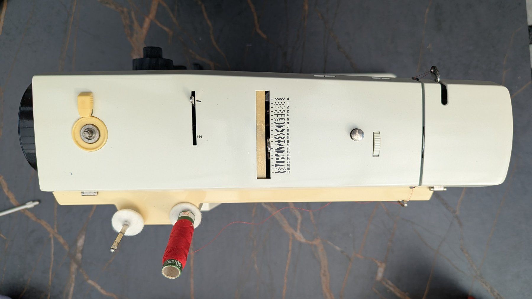 Bernina Machines à coudre: Bernina record 830 – D'occasion à Döttingen par Nik365 1