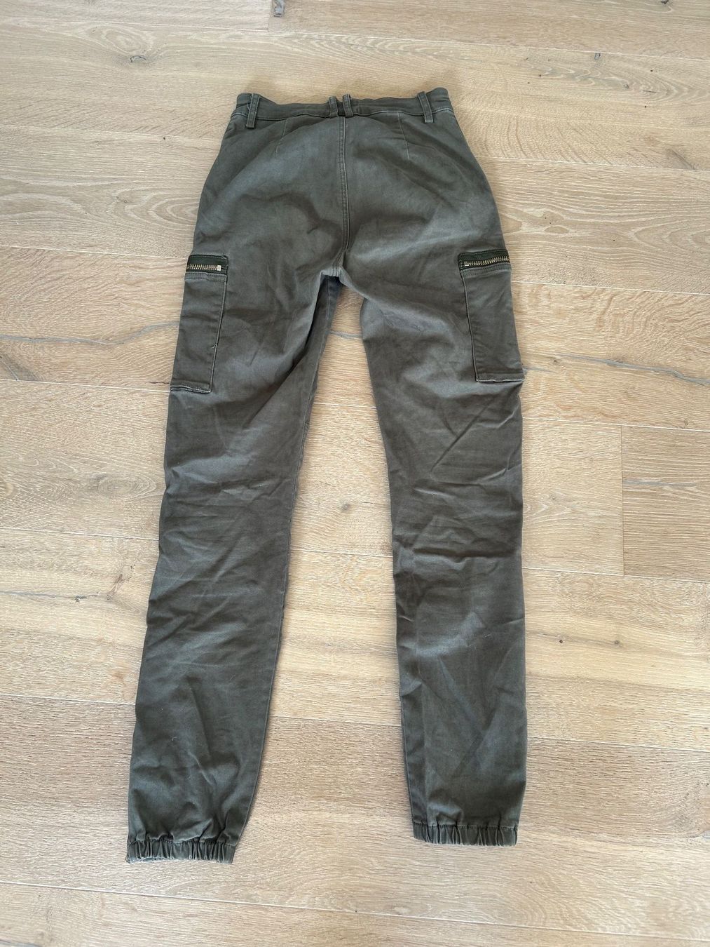 Tally Weijl Pantaloni: Grüne Cargo-Hose Grösse 32 – Usato da Niederhelfenschwil venduto da aur_ms6f 4