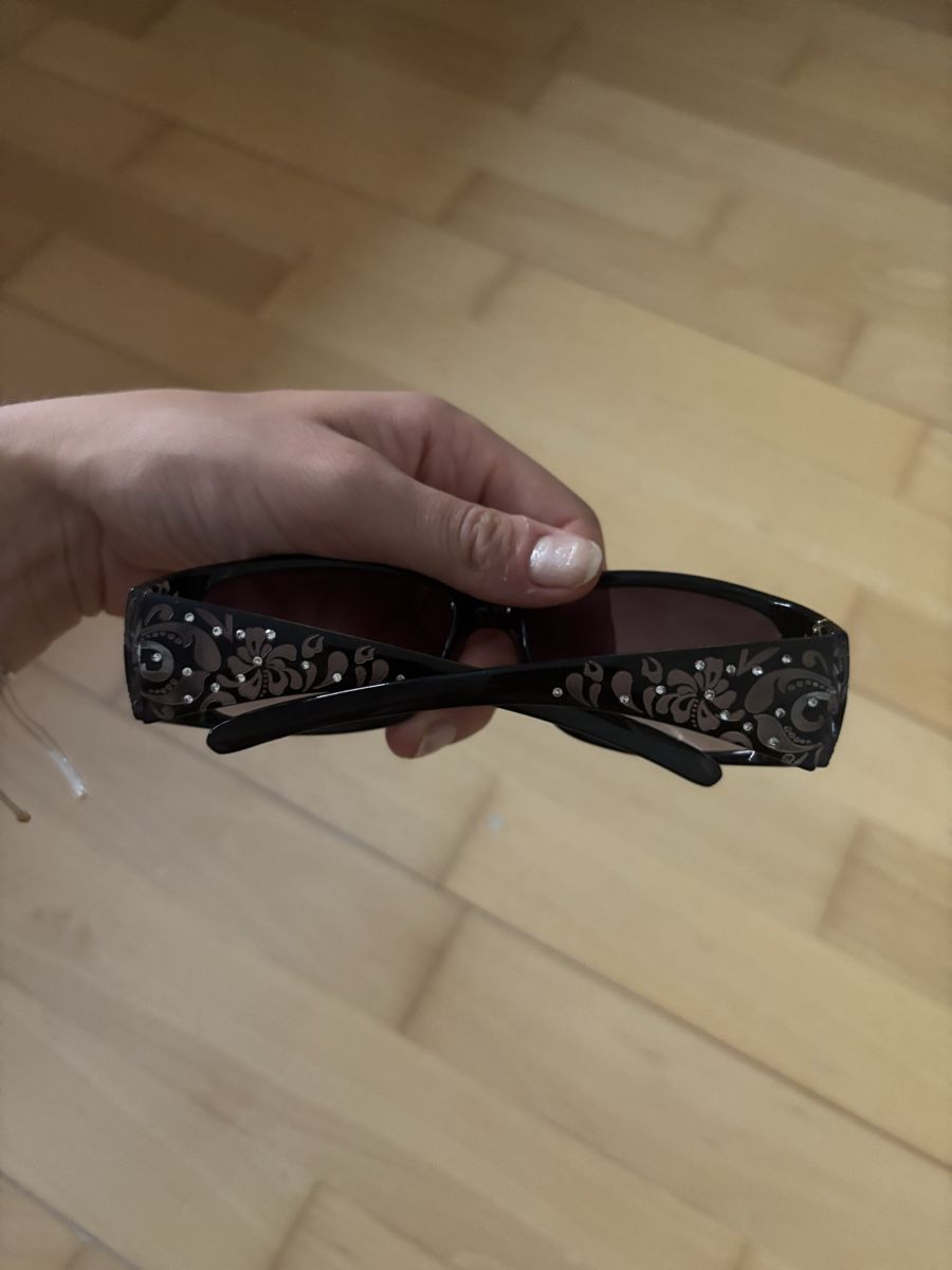 Occhiali & Lenti: Sonnenbrille- mit schönen Details – Usato da Bern venduto da ser_6vm5 3