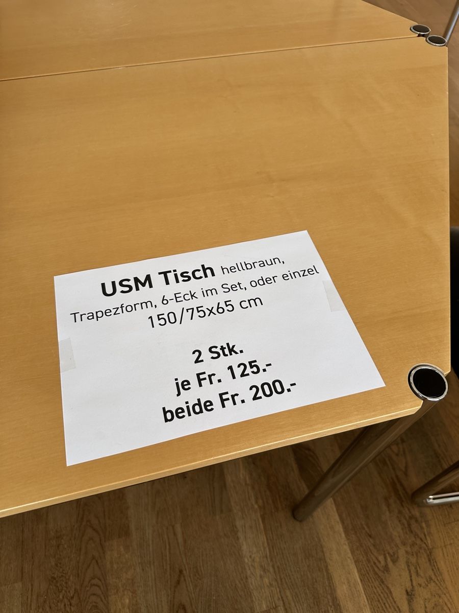 USM Tavoli: USM Tisch hellbraun Trapezform 150/75x65 cm 2Stk Set – Usato da Luzern venduto da AK64 1