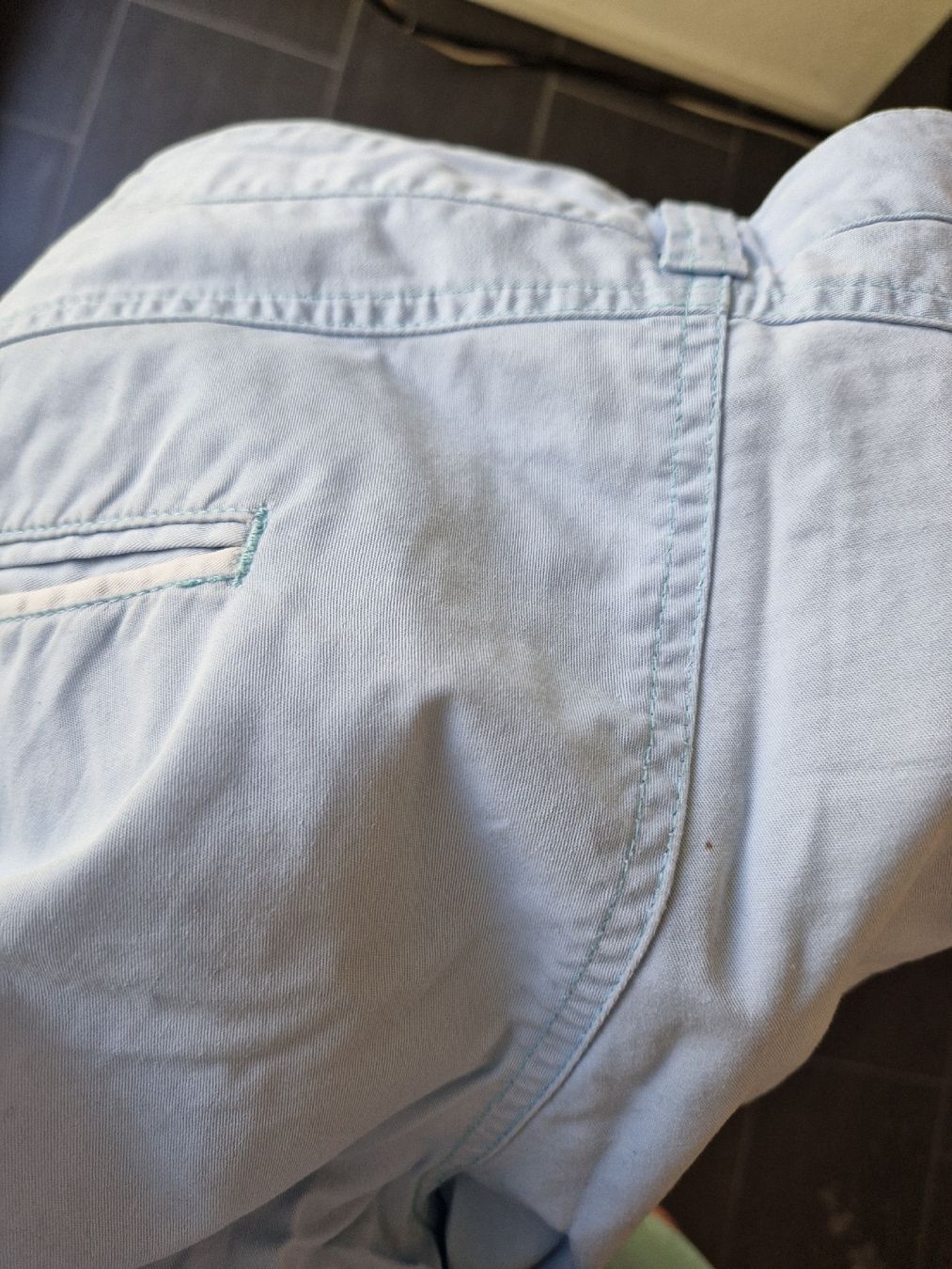 Fred Perry Pantaloni: Fred Perry Shorts hellblau Gr S/M Sommerlich – Usato da Vogelsang AG venduto da villa9 6