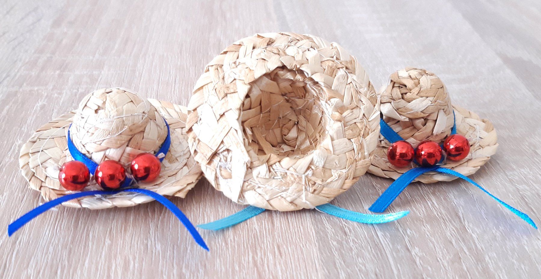 Alle Dekorationen: Mini-Dekohüte - Mini chapeaux déco – Neu (gemäss Beschreibung) aus Savagnier von Marderuth 1