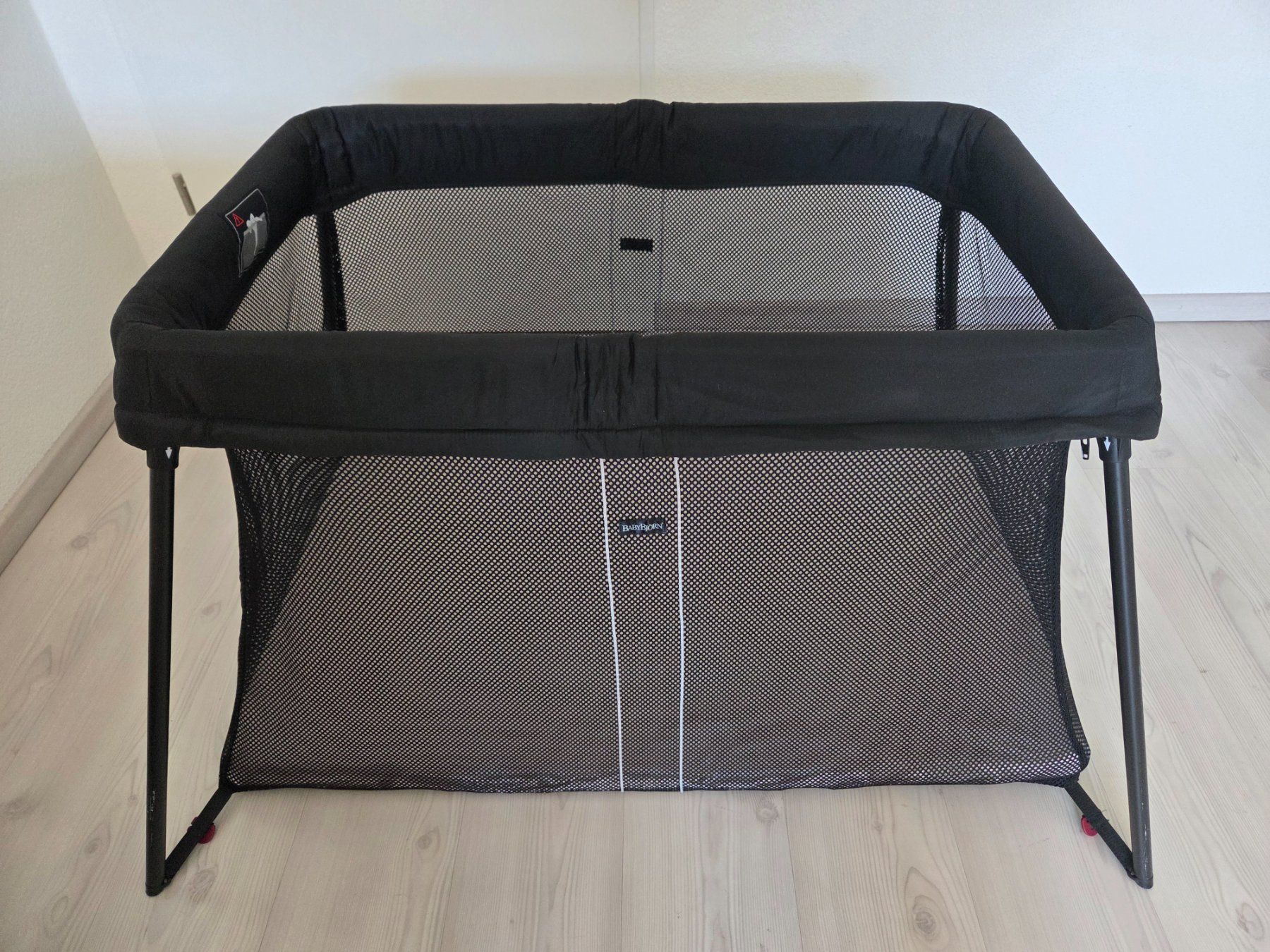 Babybjörn Letti: BabyBjörn Reisebett – Usato da Zug venduto da Maxlogan 1