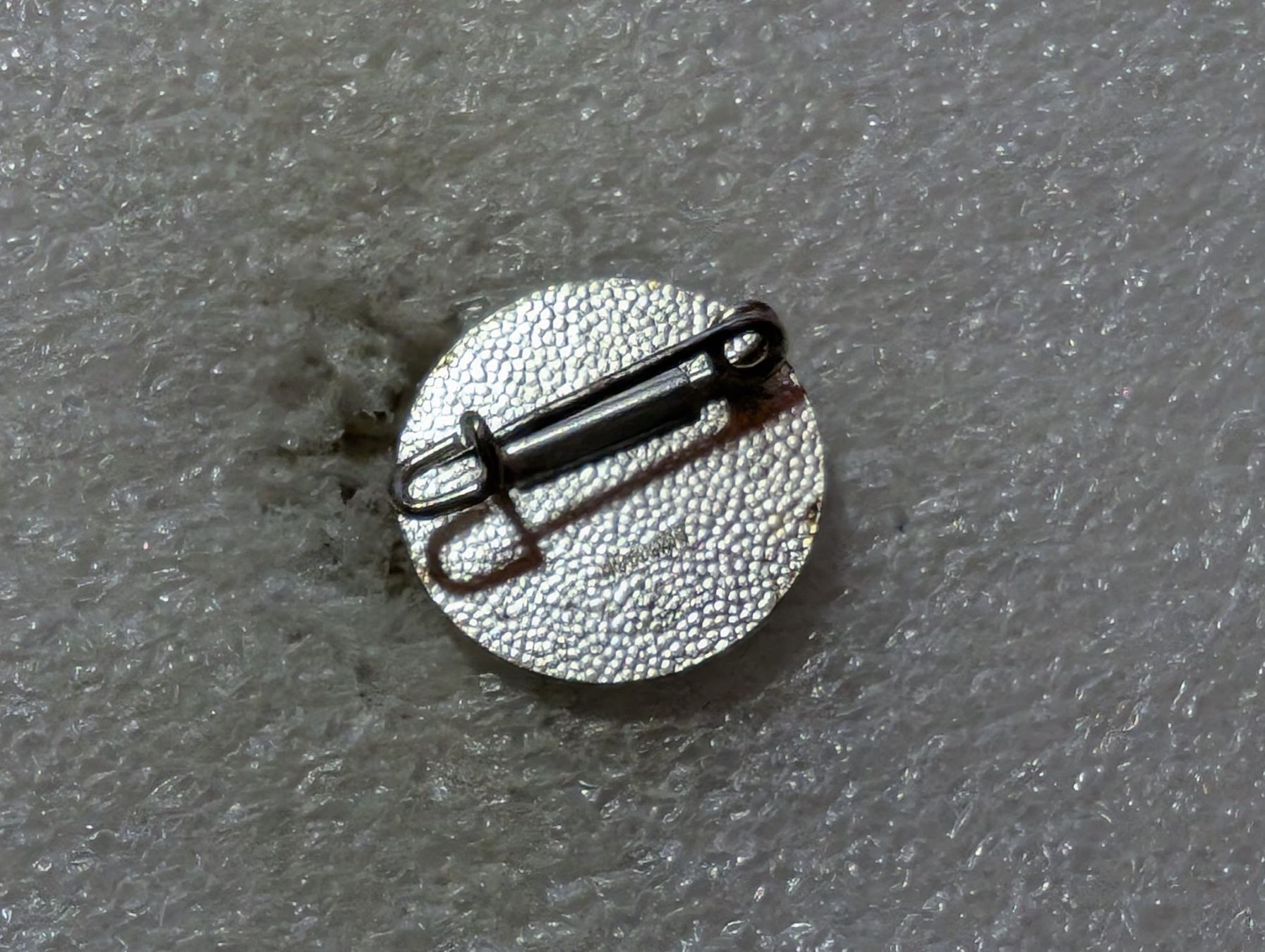 Placchette & Badge: Ansteckpin 107: – Usato da Oppligen venduto da Pin-Fall-Shop 1