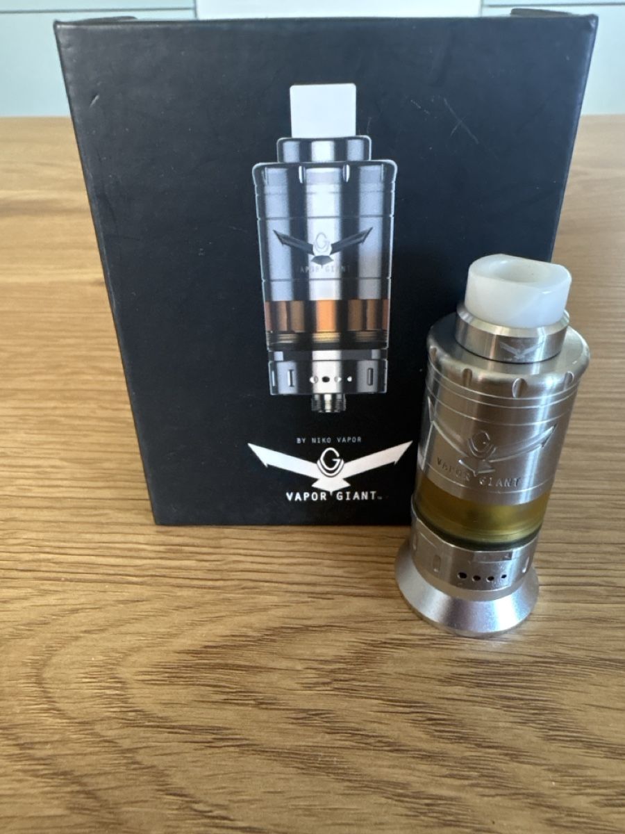 Vapor Giant Altri Prodotti per fumatori: Vapor giant M5 S – Usato da Gordola venduto da Fausto85