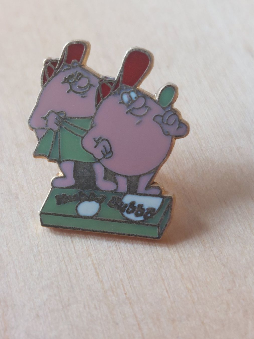Placchette & Badge: 5 HUBBA BUBBA -  PIN – Usato da Gipf - Oberfrick venduto da Esnoopy 2