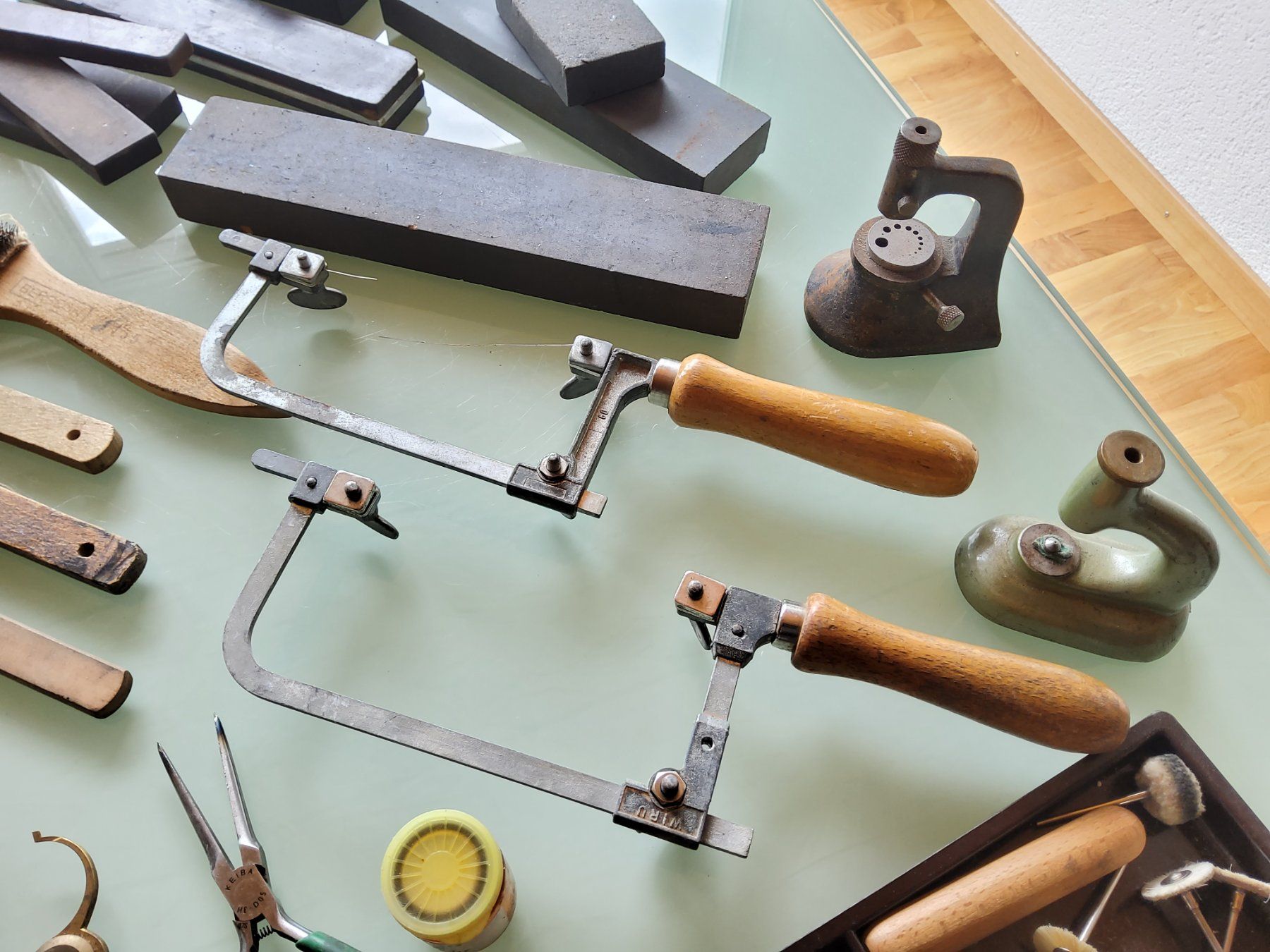 Tutti gli attrezzi: Lot d'outils d'horlogerie  – Usato da Malleray venduto da Broc-Mo 3