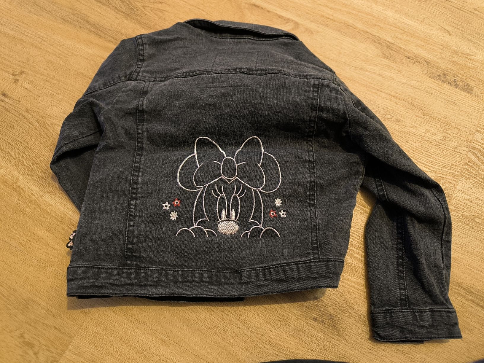 C&A Giacche & Cappotti: Coole Übergangsjacke mit Minnie Mouse, Grösse 110 – Usato da Schaffhausen venduto da izi_6hj8 1