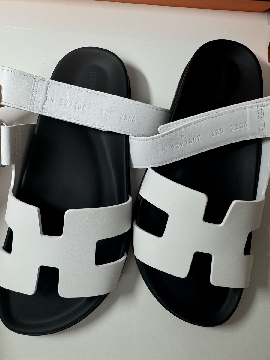 Hermès Scarpe da donna: Hermès Chypre Sandals Size 38.5 White Leather – Nuovo e nell'imballaggio originale da Genève venduto da Lux_trend26 2