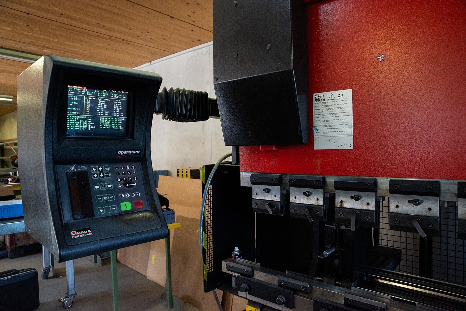 Tutte le macchine: Abkantpresse Amada HFB 100/3 – Usato da Baar venduto da Reimuk 2