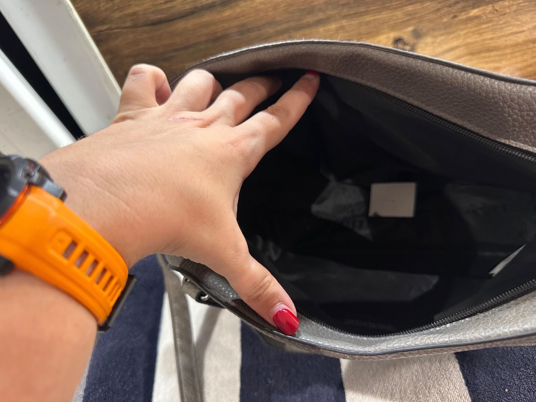 Taschen für Damen: Graue Handtasche – Gebraucht aus Schaan von Hermine2018 1