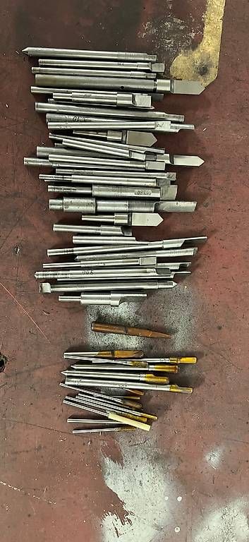Tutti gli attrezzi: Lot de burins de formes – Usato da Epauvillers venduto da pet_qf6g