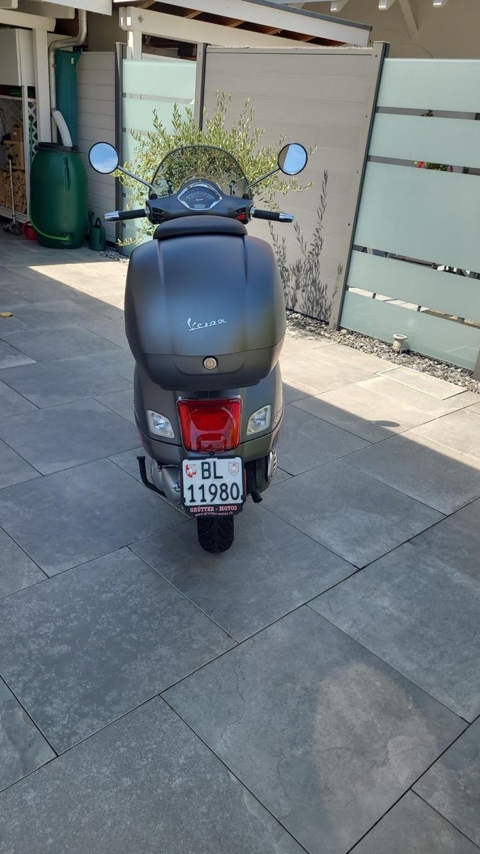 Vespa Scooter: PIAGGIO VespaGTS Super 300 – Nuovo (secondo la descrizione) da Thürnen venduto da Danilo9 7