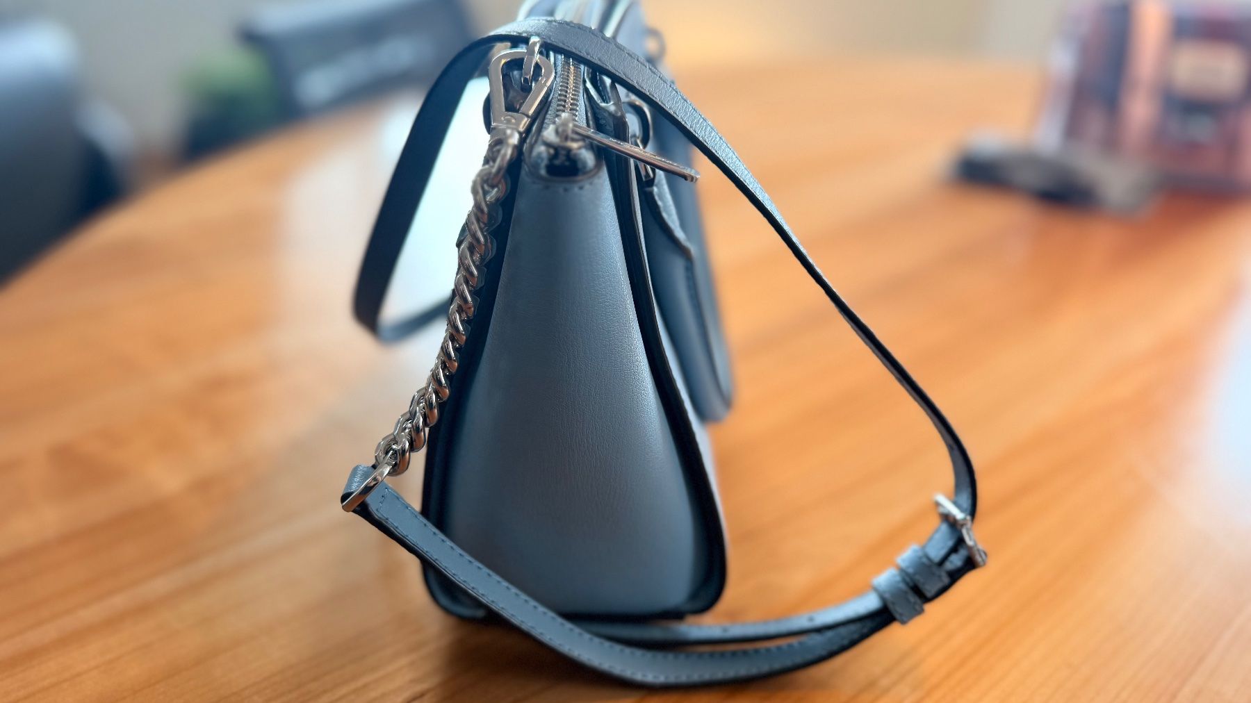 Michael Kors Borse da donna: Handtasche Michael Kors hellblau gebraucht – Usato da Zürich venduto da Nimbusso 2