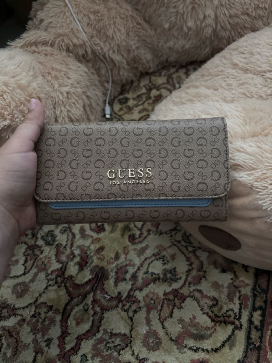 Guess Portemonnaies: Guess Portmonee  – D'occasion à Dübendorf par ame_g69g