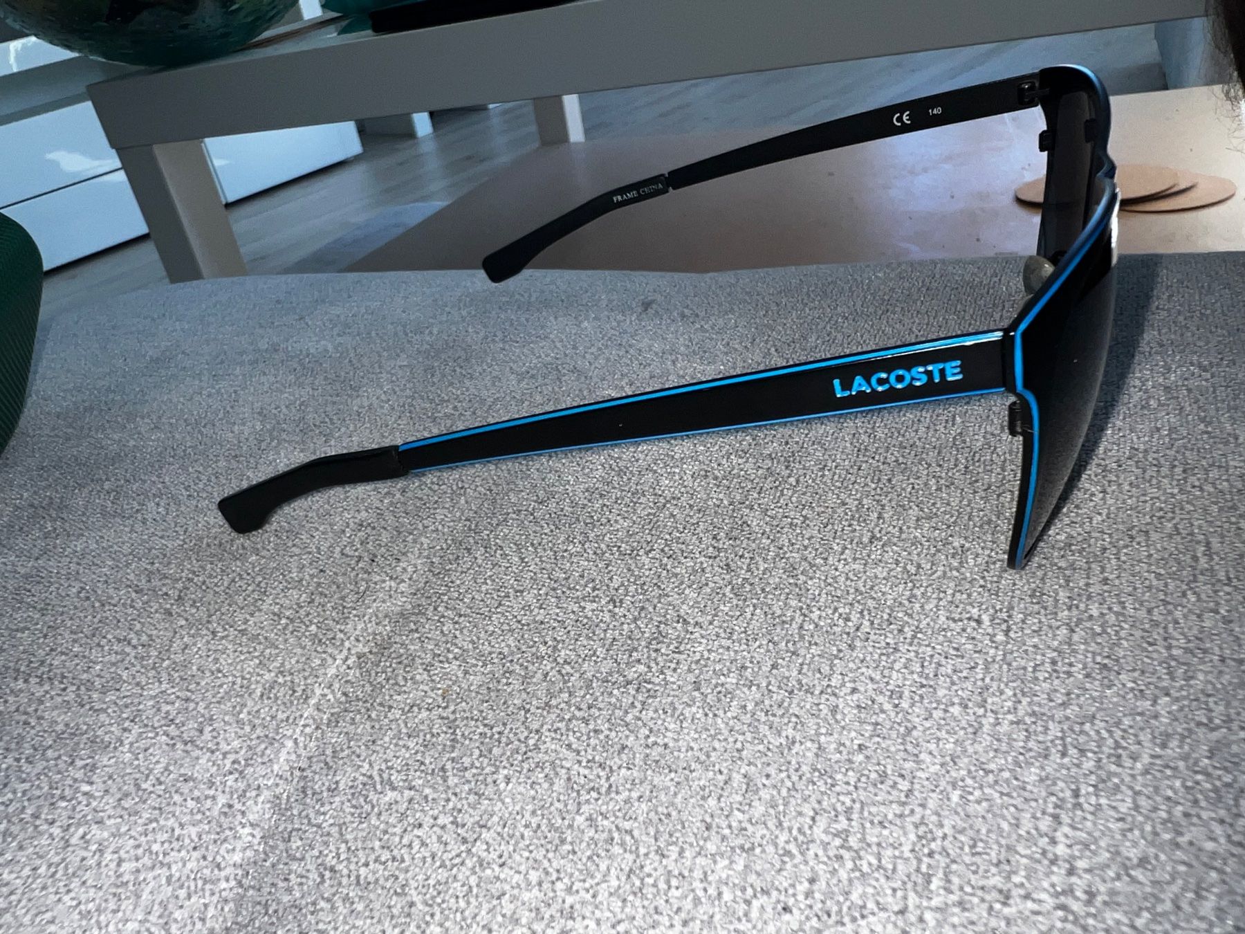 Lacoste Occhiali & Lenti: Lacoste Sonnenbrille top zustand mit Etui – Usato da St. gallen venduto da Weltaristokrat