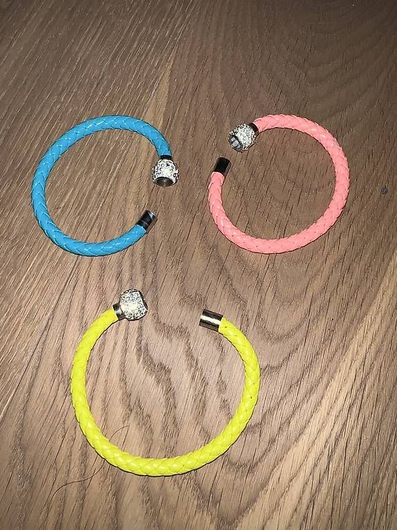 Bracciali & Braccialetti: Bunte Magnet Armbänder – Usato da Sevelen venduto da ale_v29l 1