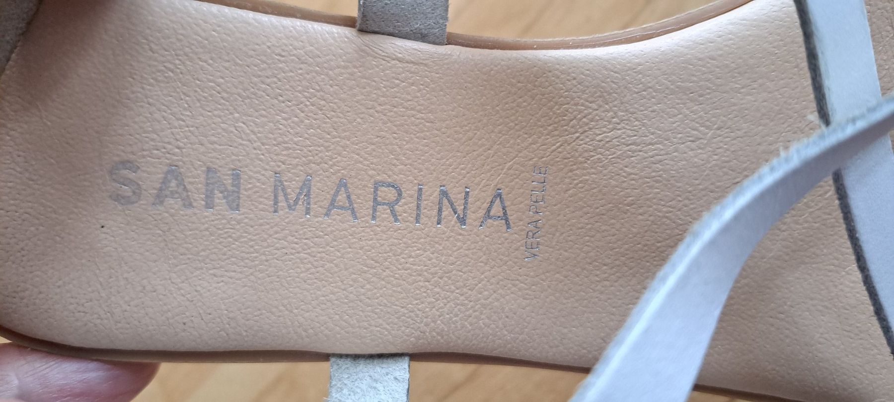 Scarpe da donna: Sandales estivales blanches – Nuovo (secondo la descrizione) da Le Mont-sur-Lausanne venduto da olatiu 2