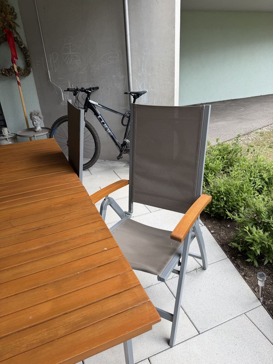 Set di tavolo e panche: Gartentisch mit 4 Stühlen, Sommerangebot! – Usato da Muri AG venduto da bau_6tms