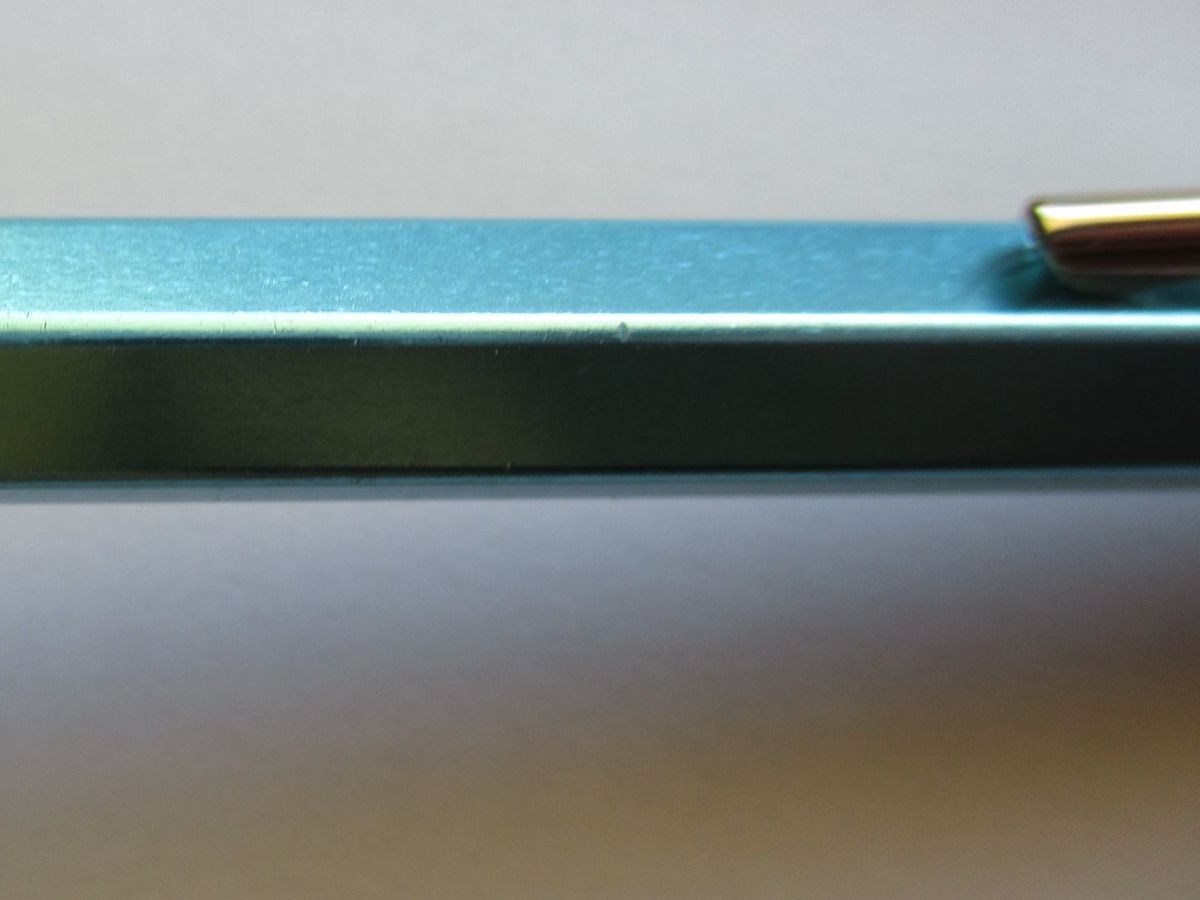 Caran D'Ache Penna & Evidenziatori: Stylo Caran d'Ache 849 turquoise – Usato da La Sarraz venduto da vic_v6kz 5