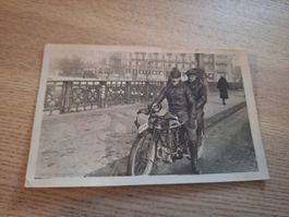 Militär Motorfahrzeug Foto