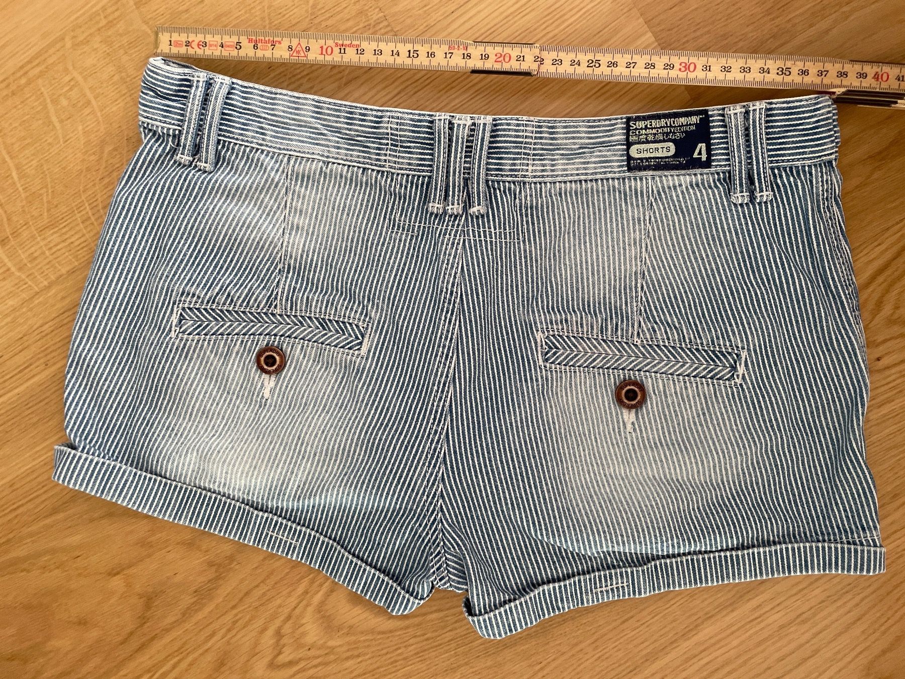 Superdry Pantaloni: Shorts Superdry S – Usato da Basel venduto da pilzliii 3