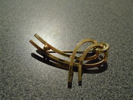 Brosche goldfarbig, 2 Stränge, verschlungen