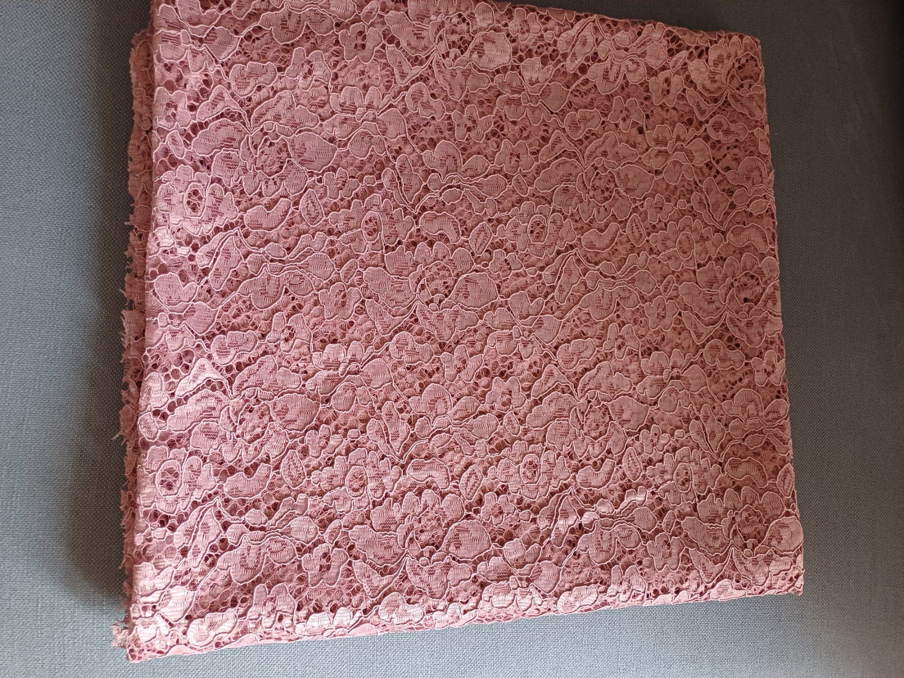 Tessuti: Neuer Spitzenstoff 156 x 145 cm – Nuovo (secondo la descrizione) da Elgg venduto da Flurinal 1