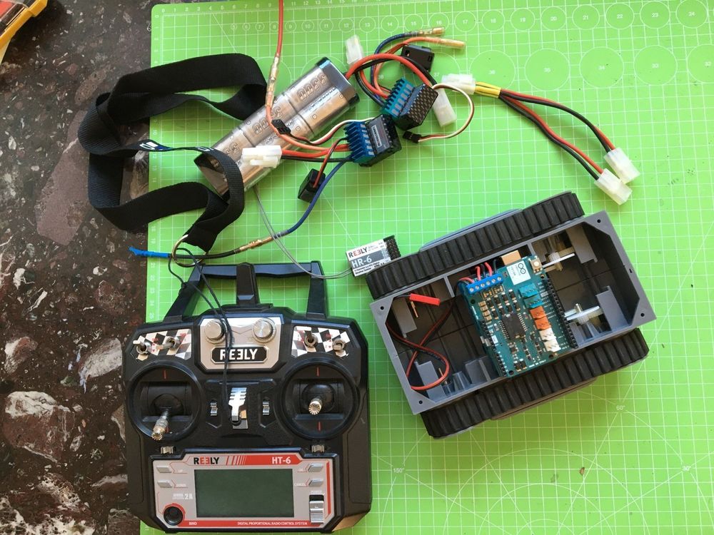 Arduino UNO R3 + MotorShieldV2 + Panzer + Fernbedeinung + + | Kaufen ...