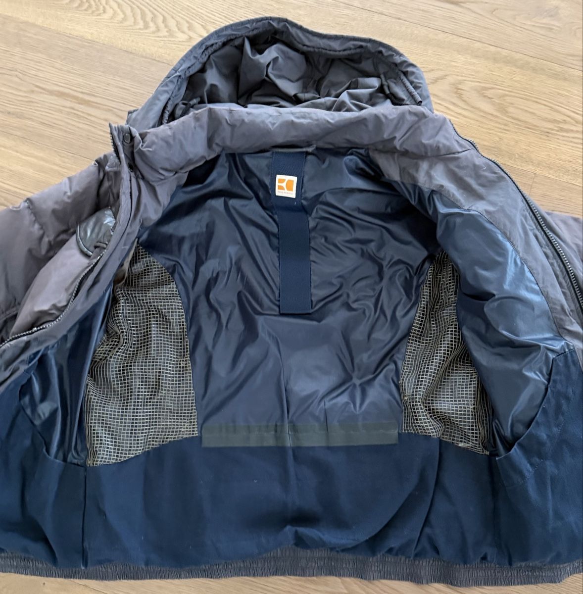 Hugo Boss Giacche: Hugo Boss Winterjacke, Grösse 52 – Usato da Wangen SZ venduto da Buchma 4