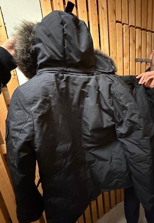 Giacche: VESTE SUPERDRY – Usato da Plan-les-Ouates venduto da wil_8h7k 1