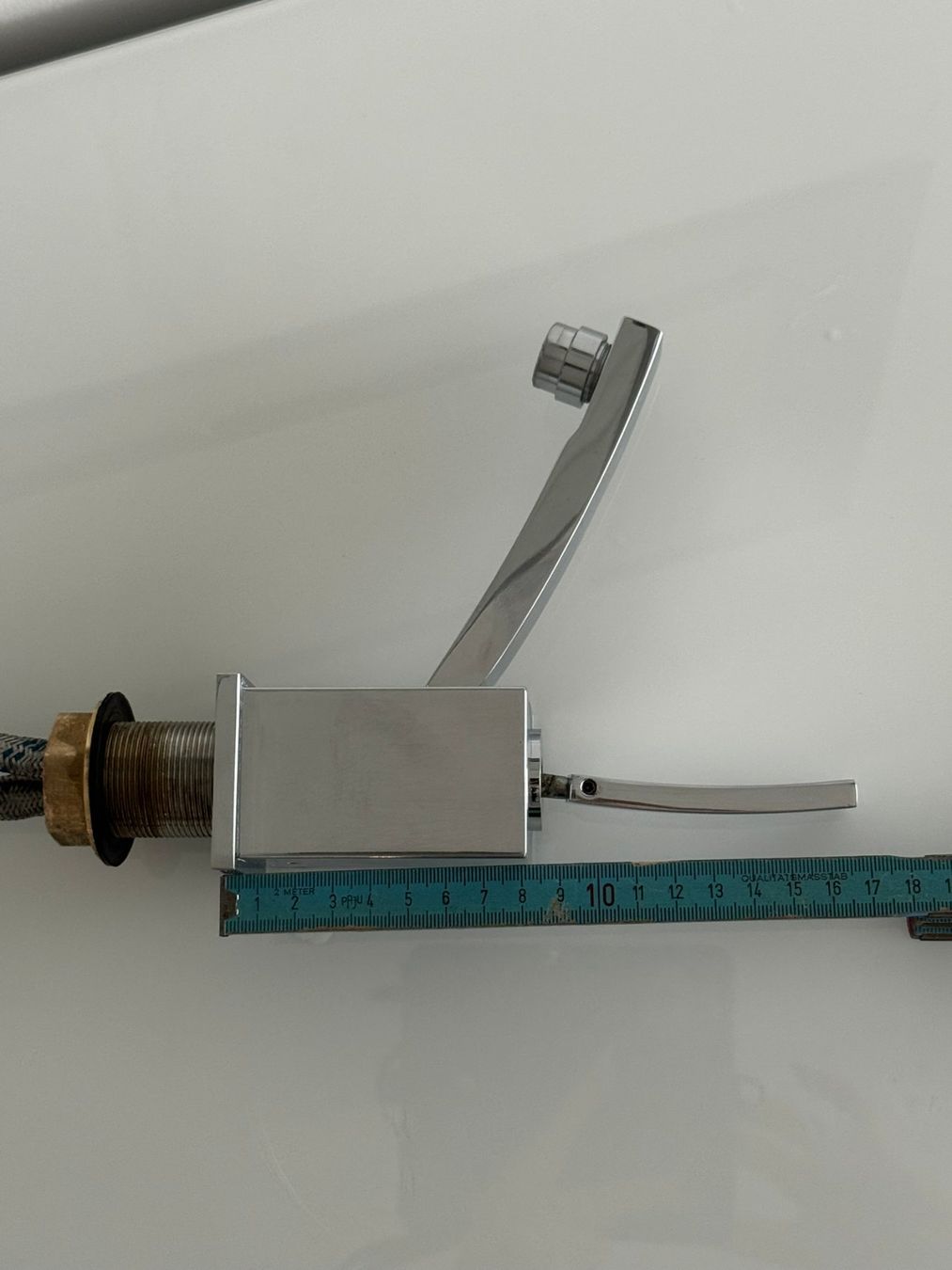 Armaturen: Moderne Waschtischarmatur, Chrom, Neuwertig – Gebraucht aus Uhwiesen von mic_kd6g 7