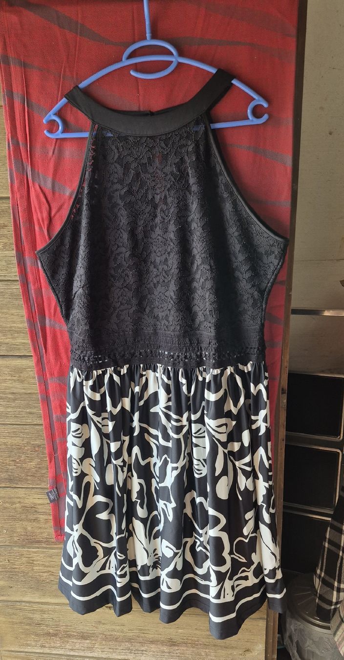 Vestiti: Damenkleid – Nuovo (secondo la descrizione) da Wislikofen venduto da Ana.Gomes