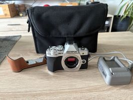 olympus om-d e-m10 mark iii silber