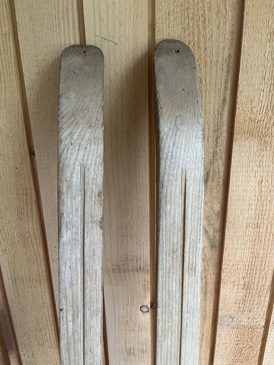 Sci: Vintage Holz Ski mit Lederbindung, Deko, Sammlerstück – Usato da Winkel venduto da Tongabonga 3