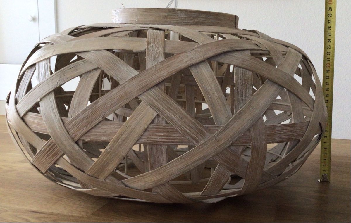 Lustres & lampes de plafonds: Hängelampe/Pendellampe mit Holzgeflecht – D'occasion à Oberwil BL par Brichri3001 2