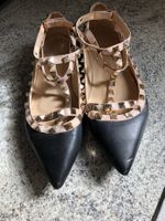 Eleganter Damenschuh mit Nieten