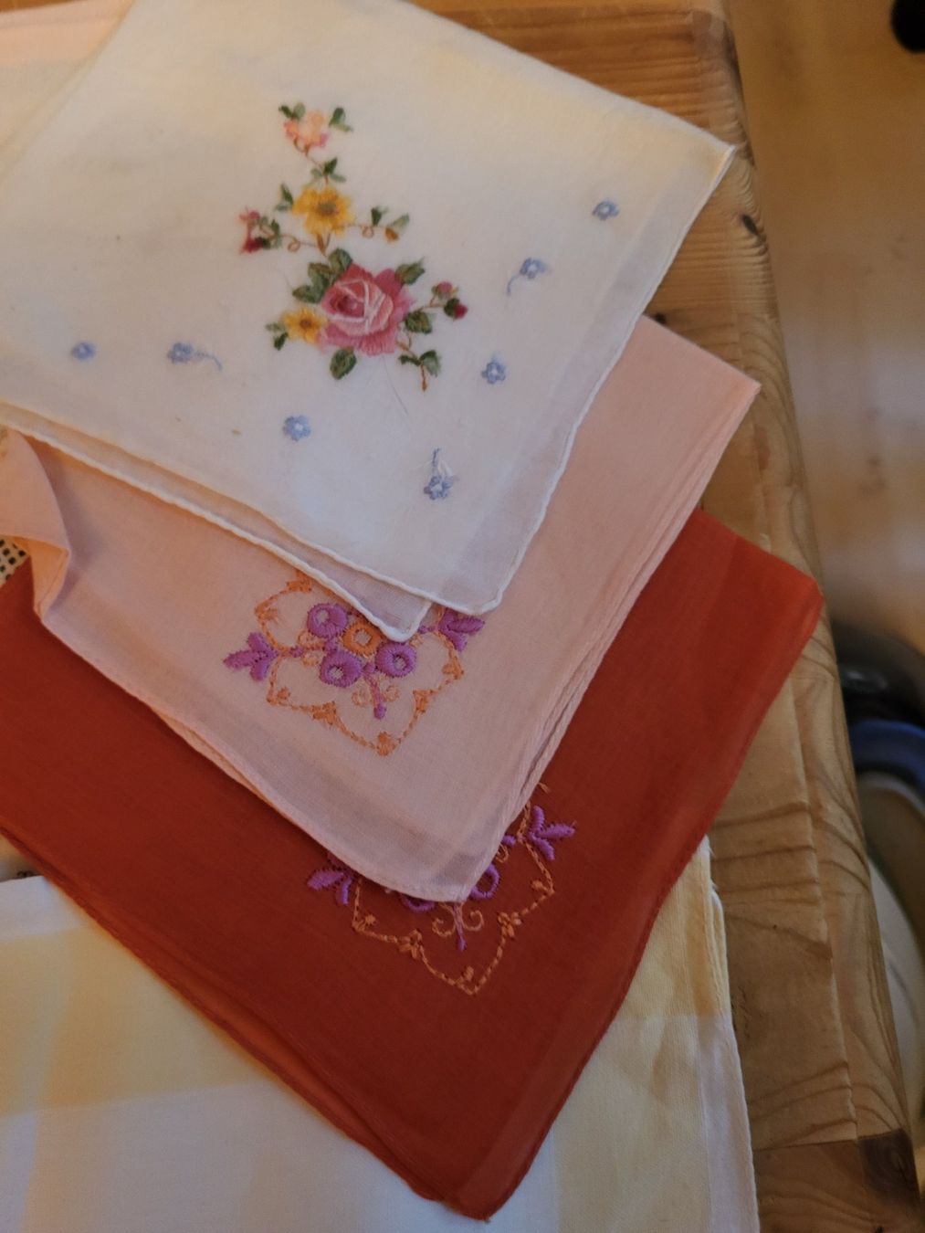 Autres vêtements & accessoires: 36 Damentaschentücher – D'occasion à Guggisberg par Aegertenlehn 5