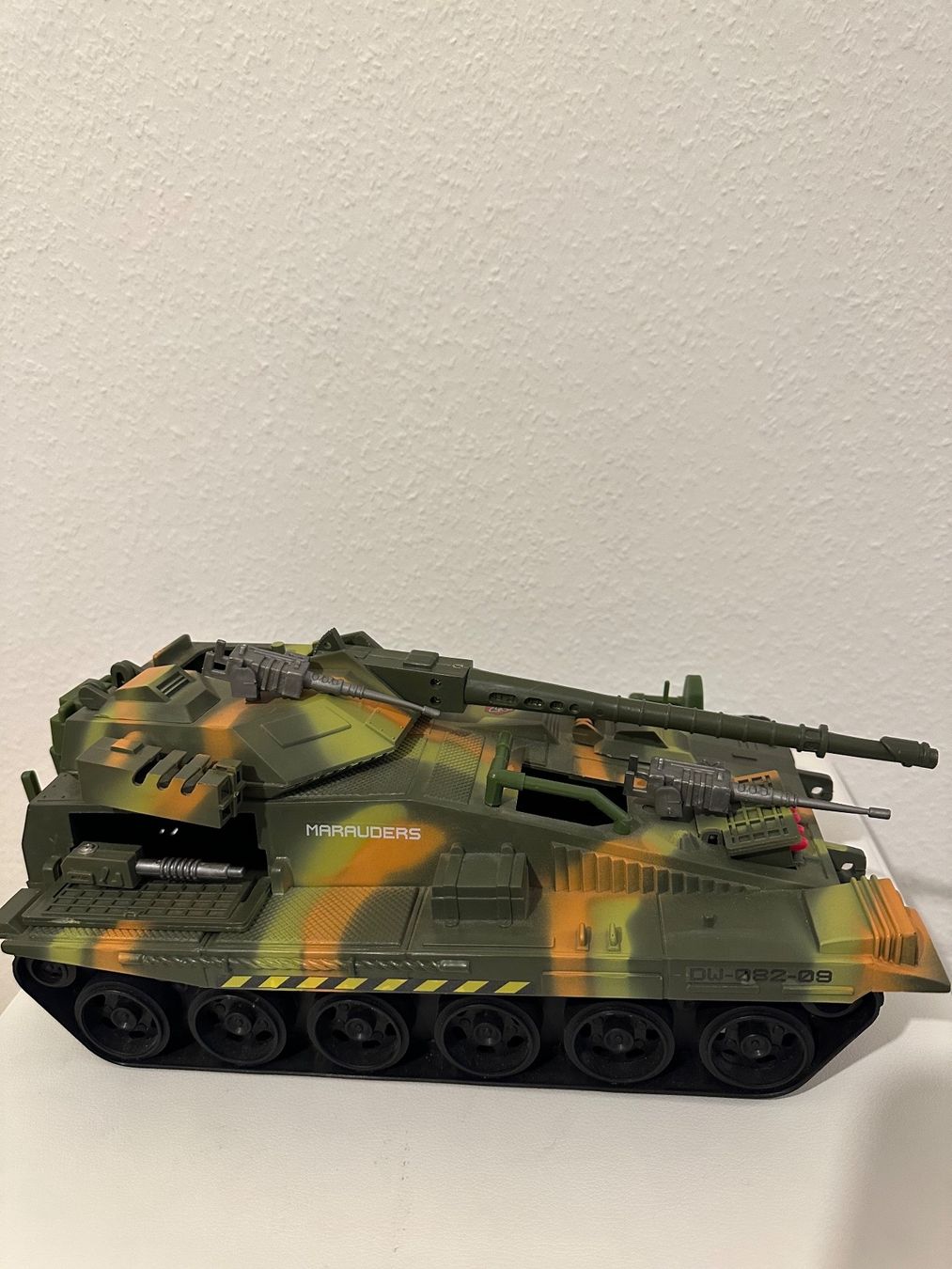 Spielzeuge: Spielzeug Panzer – Gebraucht aus Lausen von Swissart123 2